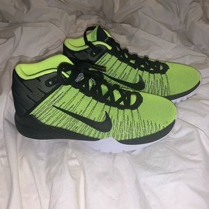 Nike Zoom Ascention Shoes